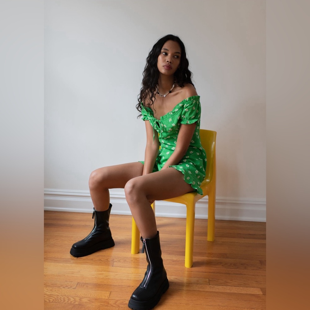 Urban Outfitters Magpie Off-The-Shoulder Mini Dress in M